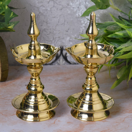 Brass Short Udupi Diya Heavy, 7 inches, Brass Colour, Pack of 1 Pair