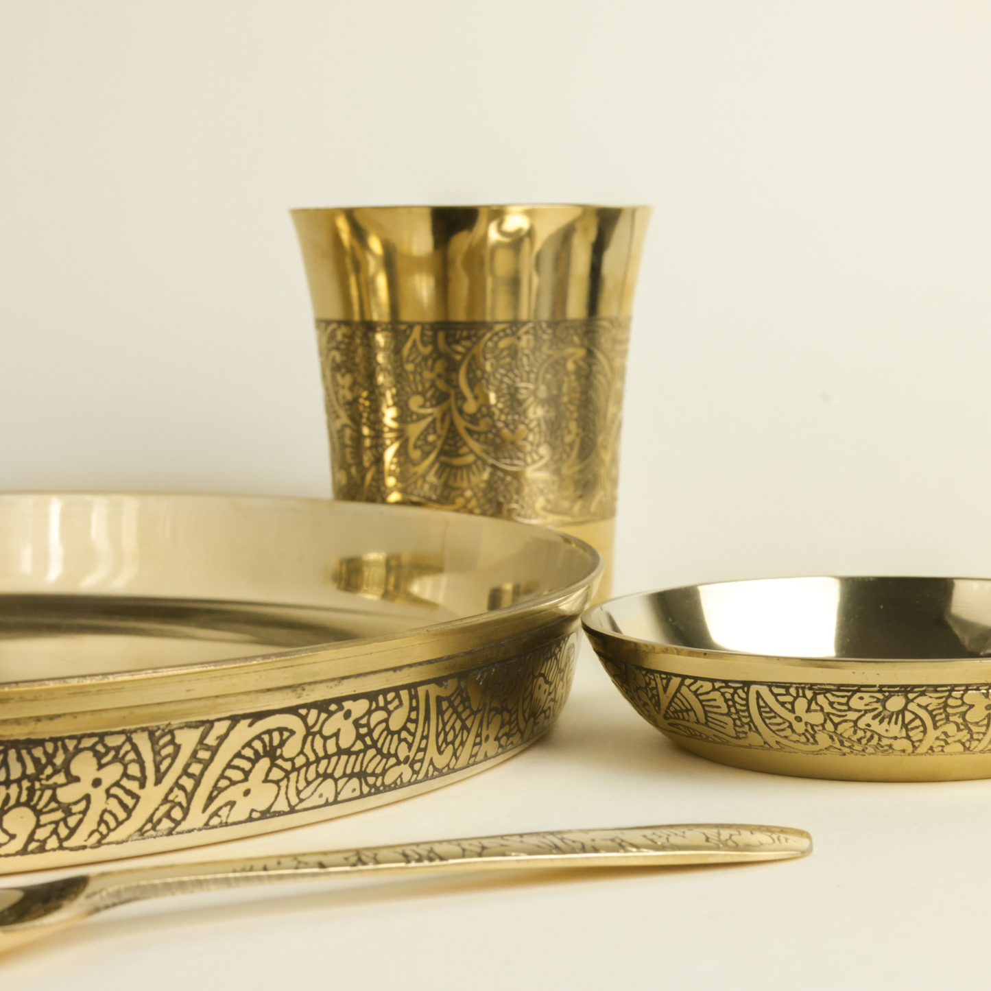 Nakashi Kansa Thali Set 6Pcs - 1 Thali, 1 Glass, 2 Bowls, 1 Chutney Bowl, 1 Spoon - Approx Weight (1680gm)