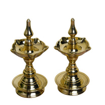 Brass Short Udupi Diya Heavy, 7 inches, Brass Colour, Pack of 1 Pair