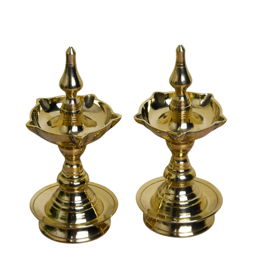 Brass Short Udupi Diya Heavy, 7 inches, Brass Colour, Pack of 1 Pair