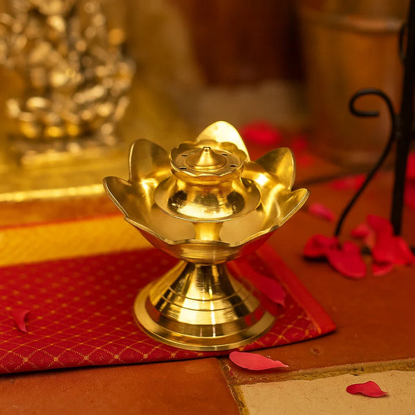 Bhimonee Decor Brass Lotus Design Agarbatti/Dhoop Holder, Home Décor, Gift & Pooja, 100 gm, 2.8 inches, Brass Black Antique Finish, 1 Piece